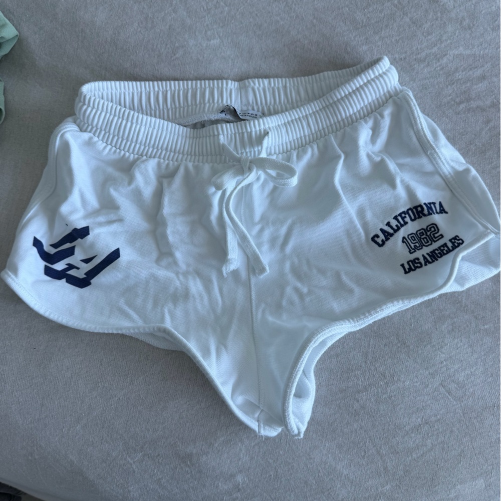 Zara White Women Shorts